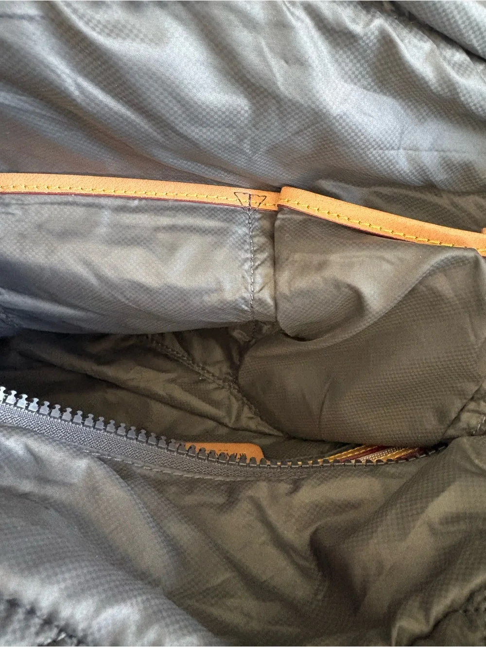 🩶🩶MZ WALLACE METRO QUILTED CHARCOAL GREY NYLON TOTE!🩶🩶
